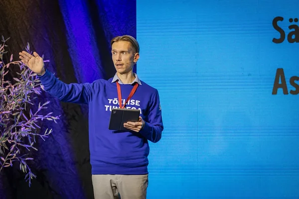 Moderaator Brent Pere