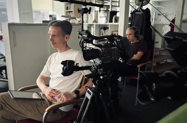 Brent Pere videoproduktsioon, pilt kaamera tagant.