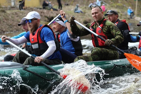 Võhandu maraton raft meeskonnaga