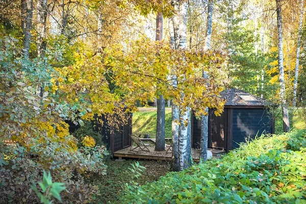       Hive-shaped Boutique Nature Cabins  by the Bog Lake