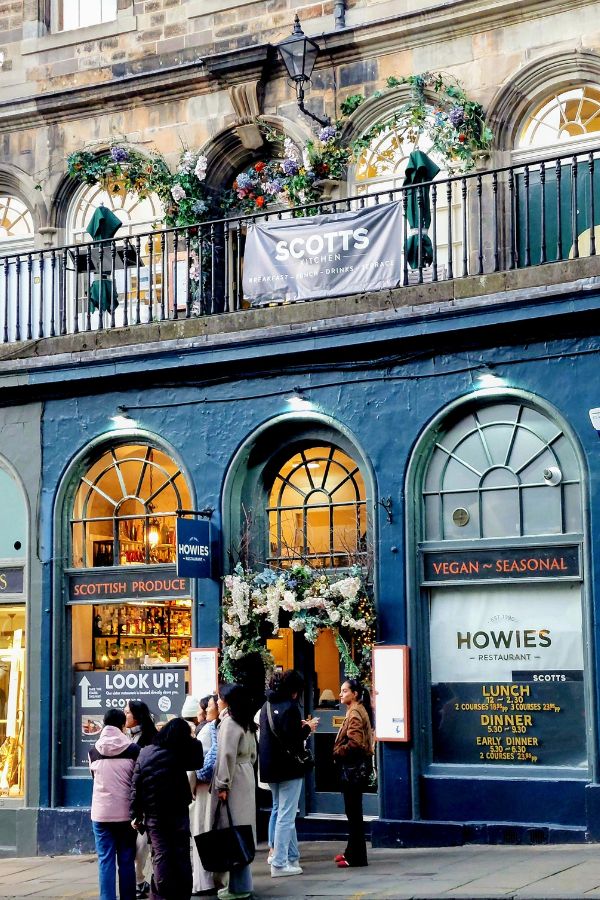 Howies Victoria - don’t forget to book ahead