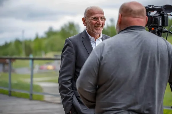 Õiglase ülemineku ümarlaud Kiviõlis mais 2019, Anreas Piwek ERRile intervjuud andmas. Foto: Katre Liiv