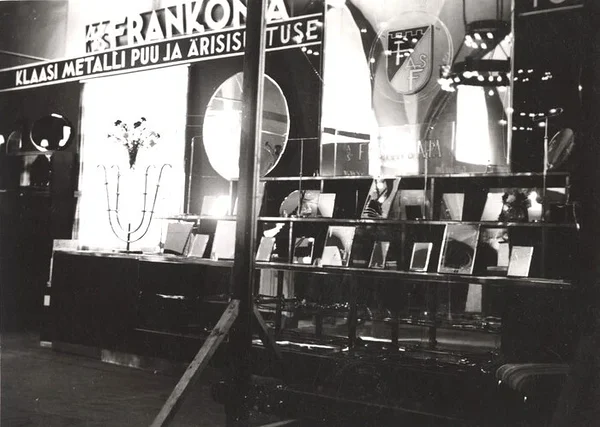 AS Frankonia väljapanek klaasi-ja kristallsaaduste erinäitusel Suurgildi hoones, 1937. Eesti Kunstimuuseum