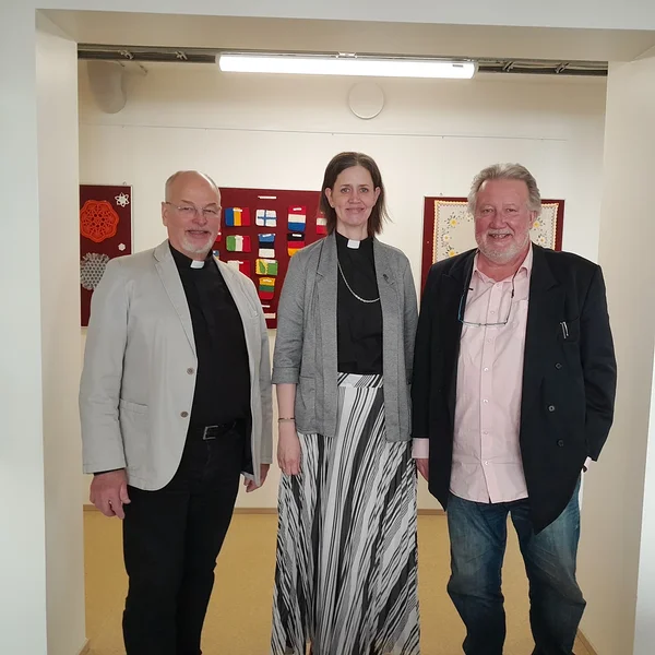 Loimaa kouduse õpetaja Rikhard Laukkanen (vasakul),  Saue koguduse õp. Merle Prass-Siim  ja paremal Salo koguduse õp. Timo Hukka. 22.03.2025