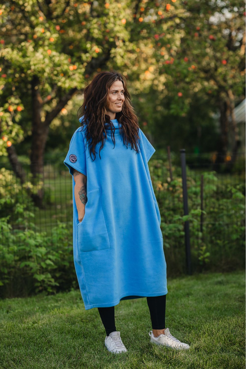 Taevasinine paksem fliisponcho