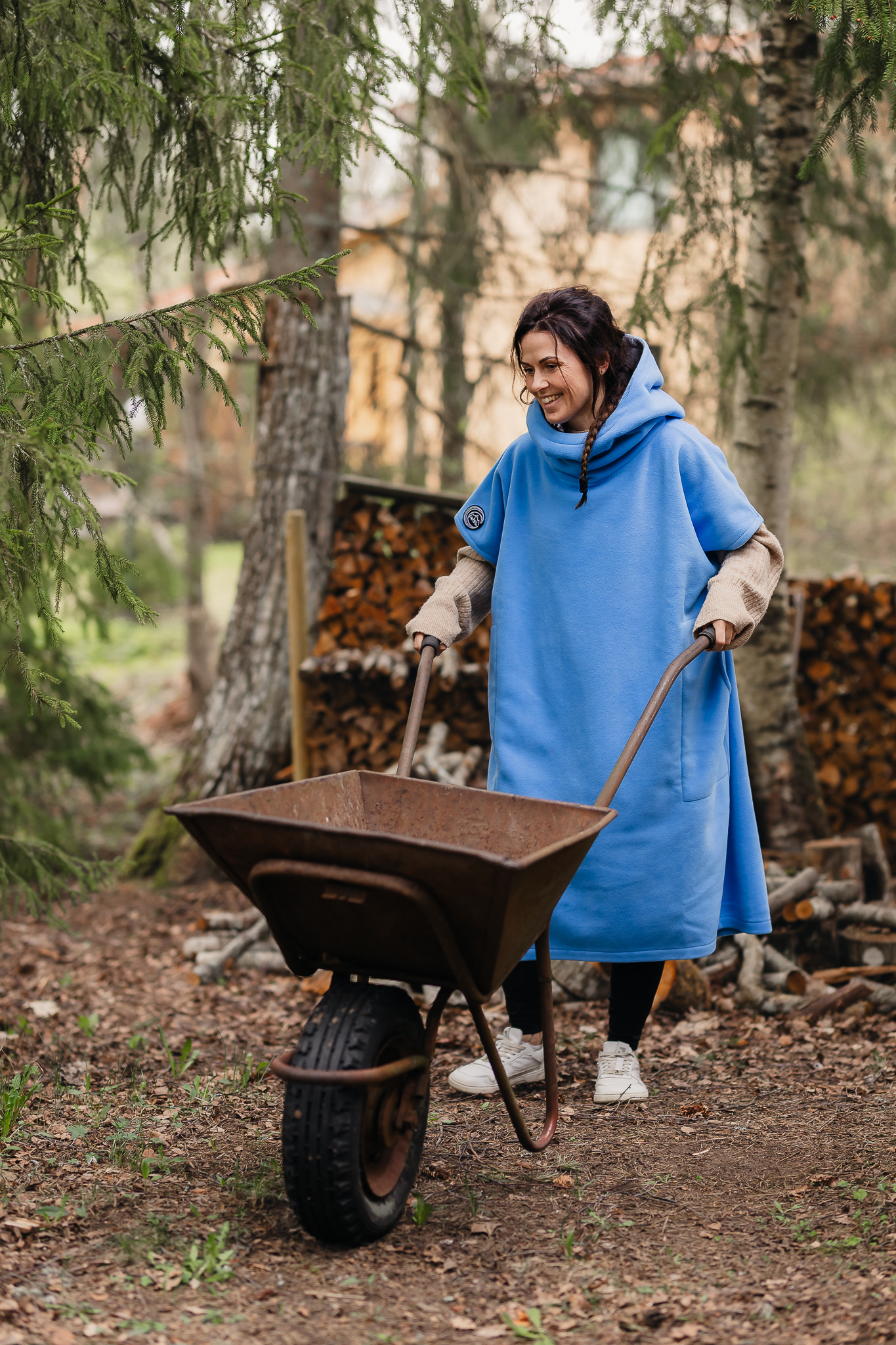 Taevasinine paksem fliisponcho