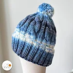 Cable knit gradient blue white acrylic beanie reflective pom rahecraft