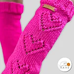 Closeup neon pink merino leg warmers lace heart design rahecraft 1