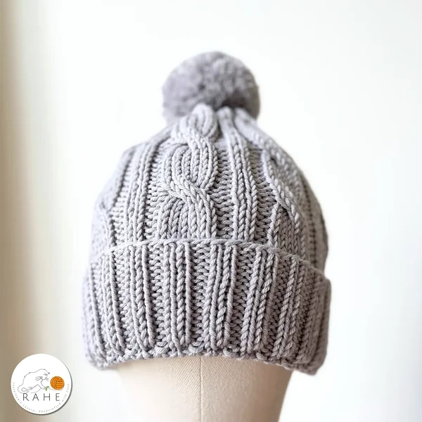 Merino wool reflectine winter beanie for petite adults. Handmade in Estonia