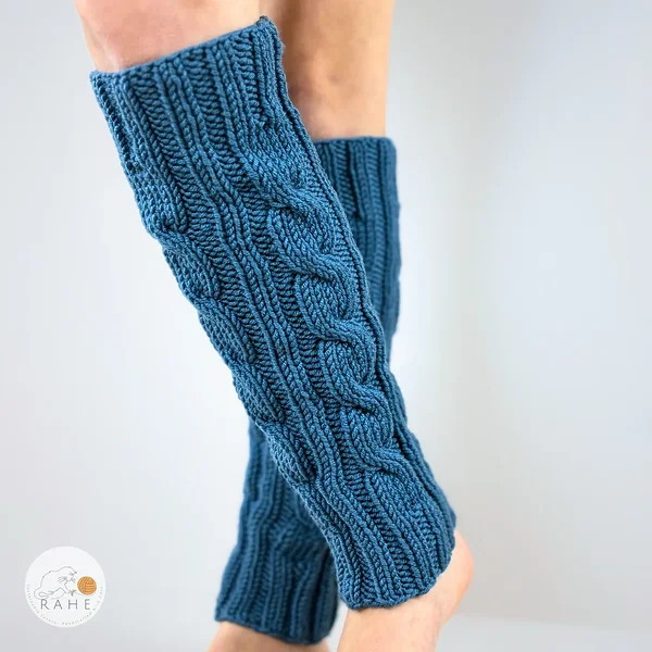 Kids hand-knitted merino wool leg warmers. Soft, stretchy leg warmers in blue.