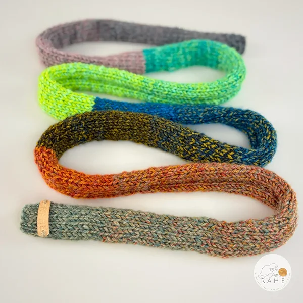 Long and narrow scarf in beautiful gradient tones.