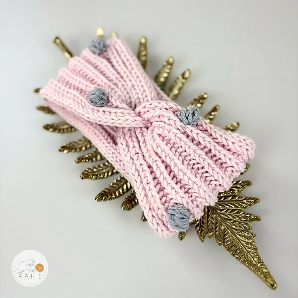 Merino wool headband for girls and women. Hand-knitted ear warmers in pink with grey popcorn. Luxurious knitwear from Estonia.