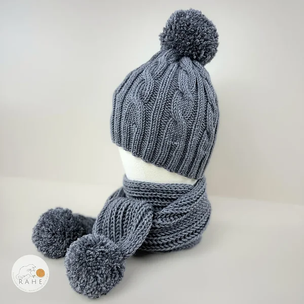 Kids merino wool hat and scarf set. Grey hand-knitted hat and scarf set for kids.