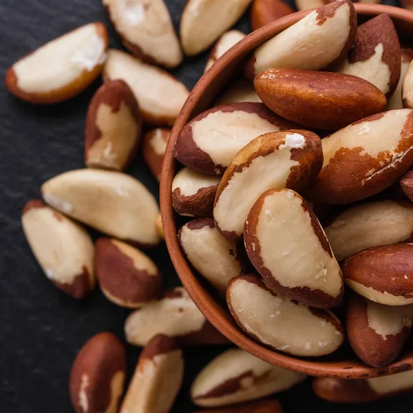 Parapähklid on parimad seleeniallikad. Päevase seleenivajaduse saab kaetud ühe parapähkli söömisega.  Foto: Narsil / Adobe