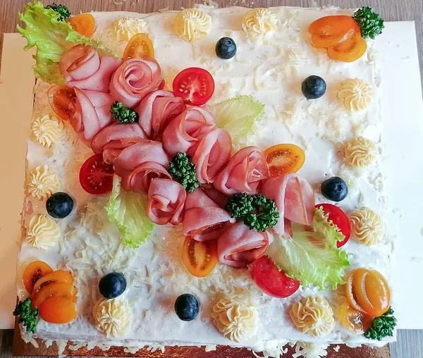 Singi-võileivatort: (nisujahu) röstsai, singivõie.