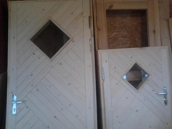 Kaldlaudisega välisuksed 4